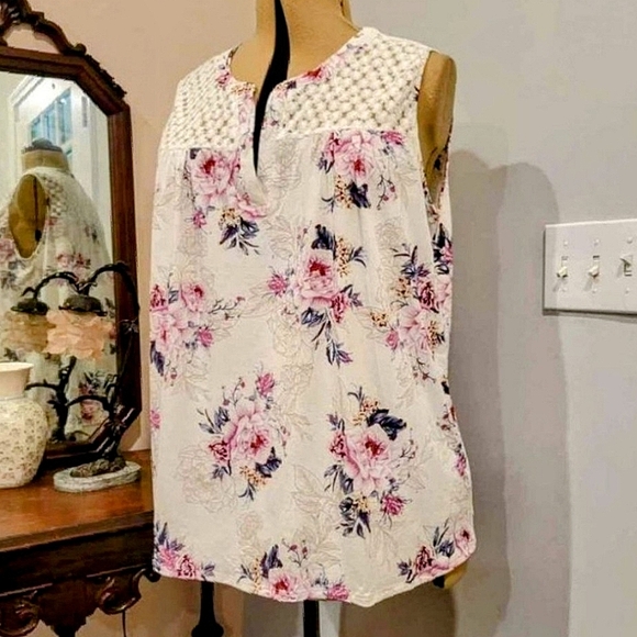 NWOT 2X Lavish Sheer Shoulder Top - Picture 2 of 9